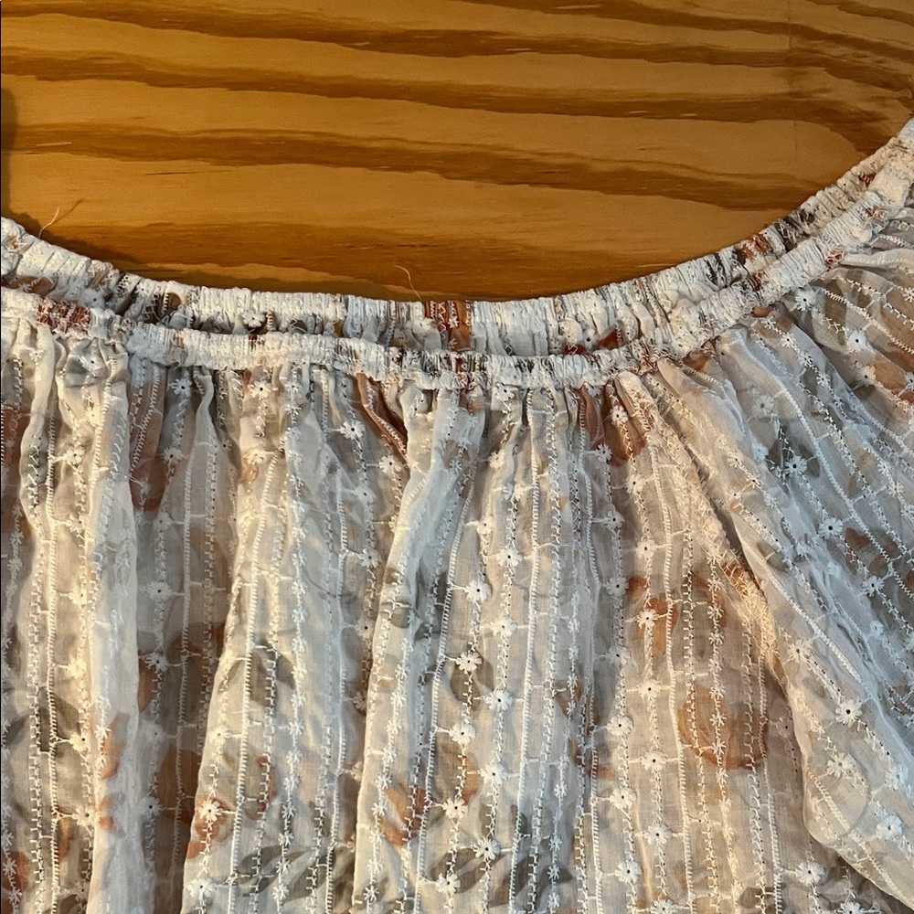 Chic Fall Pattern Off-Shoulder Blouse - Picture 3 of 5